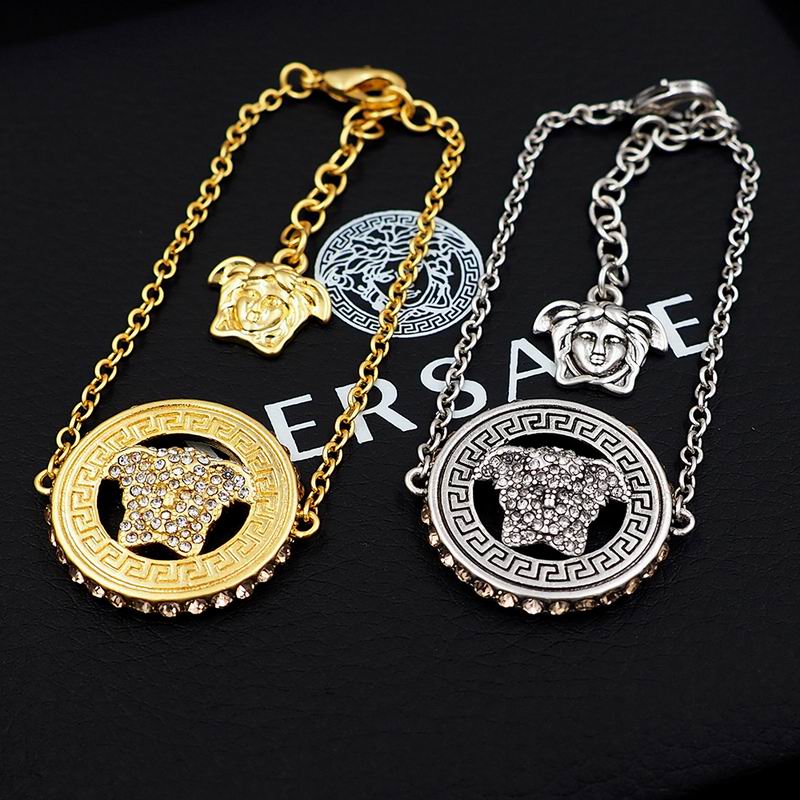 Versace bracelet 02yxh12